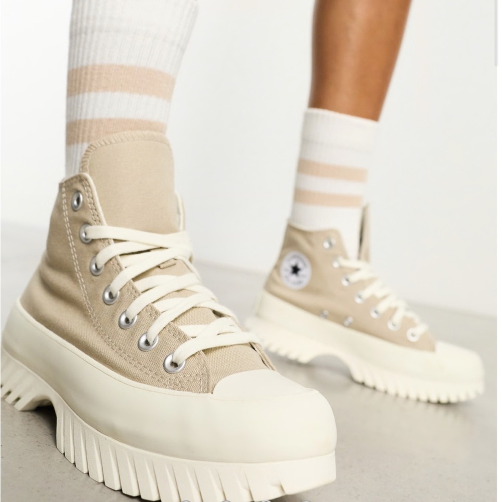 Converse Chuck Taylor All Star Lugged 2.0 Platform Sneakers Women’s Size 7.5